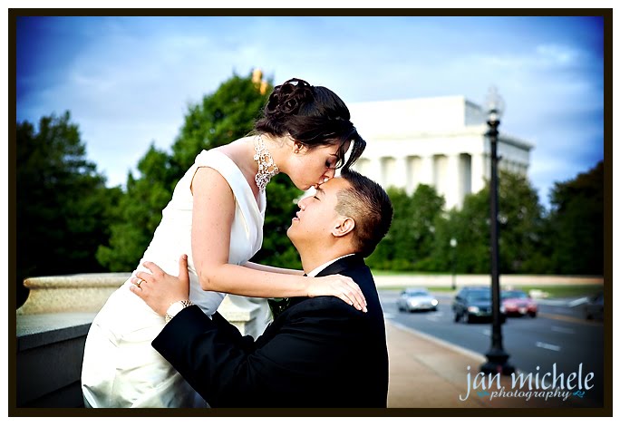 bride and groom Lincoln Memorial