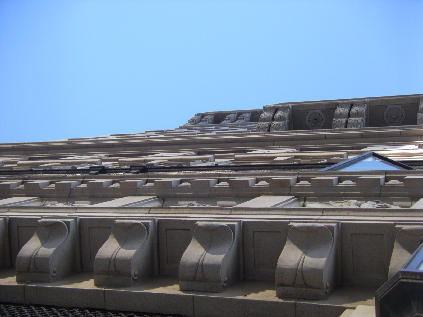 [crown+molding.JPG]