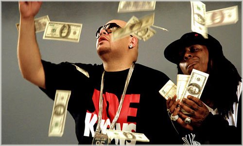 [lil-wayne-makes-it-rain.jpg]