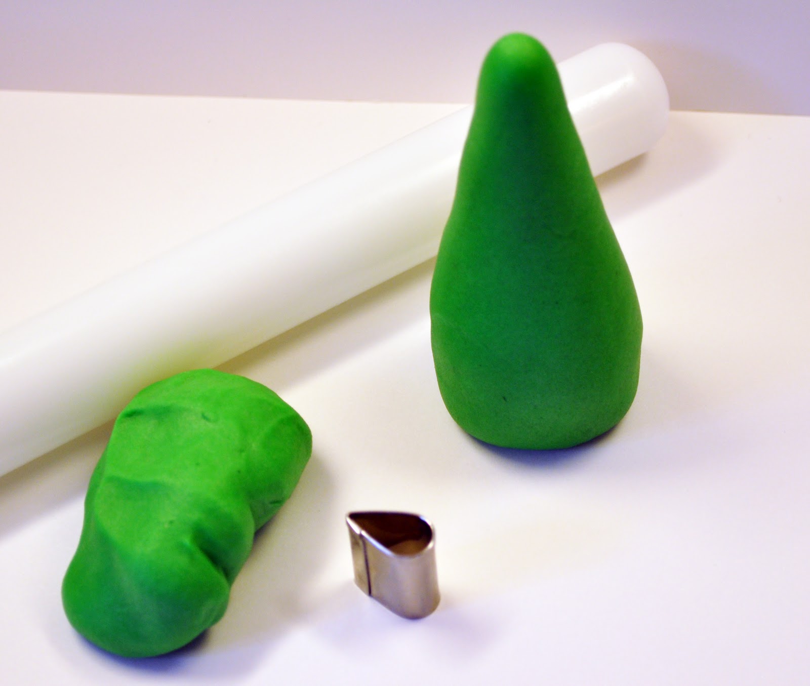 Judy's Cakes Christmas Tree Tutorial 3