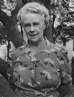 [Nannie-e.jpg]