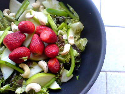 Apple, Strawberry, Lettuce, and Cashew Salad