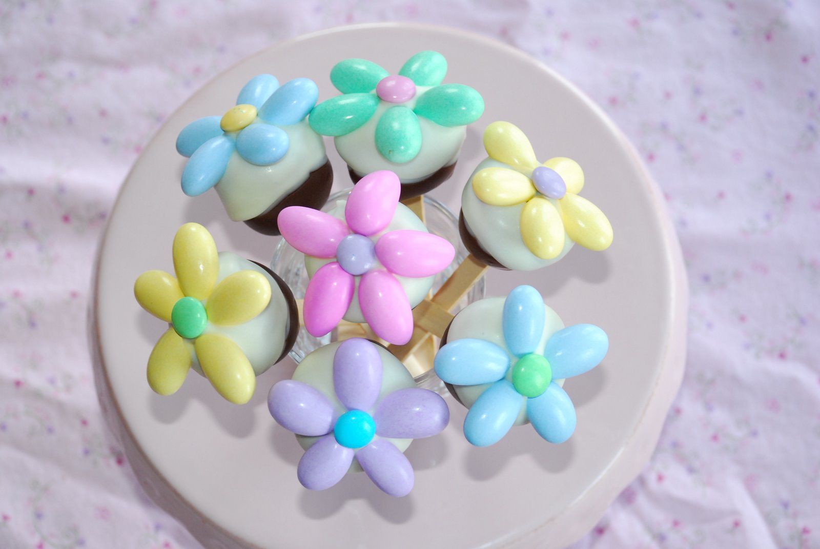 Zoey s Delights: Flower Cake Pops