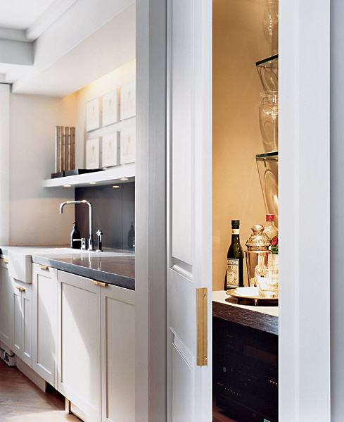 [Kitchen+with+Hidden+Bar.jpg]