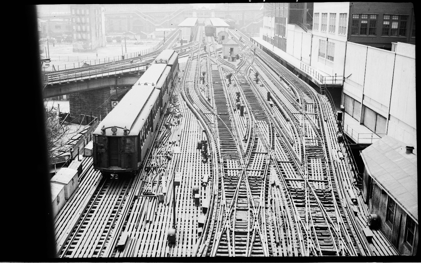 toward 155th St station.