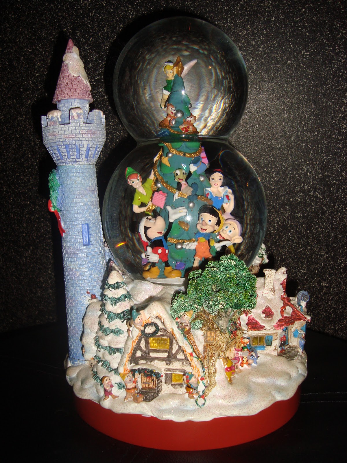 Disney Pixar Fanatics Disney Store Exclusive Christmas Snowglobe