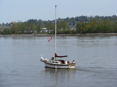 river, sailboat