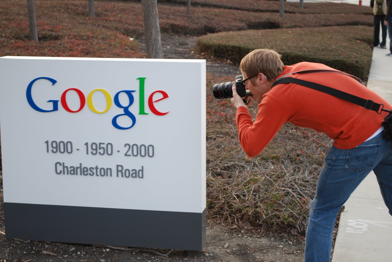[dave_by_the_google_sign.JPG]