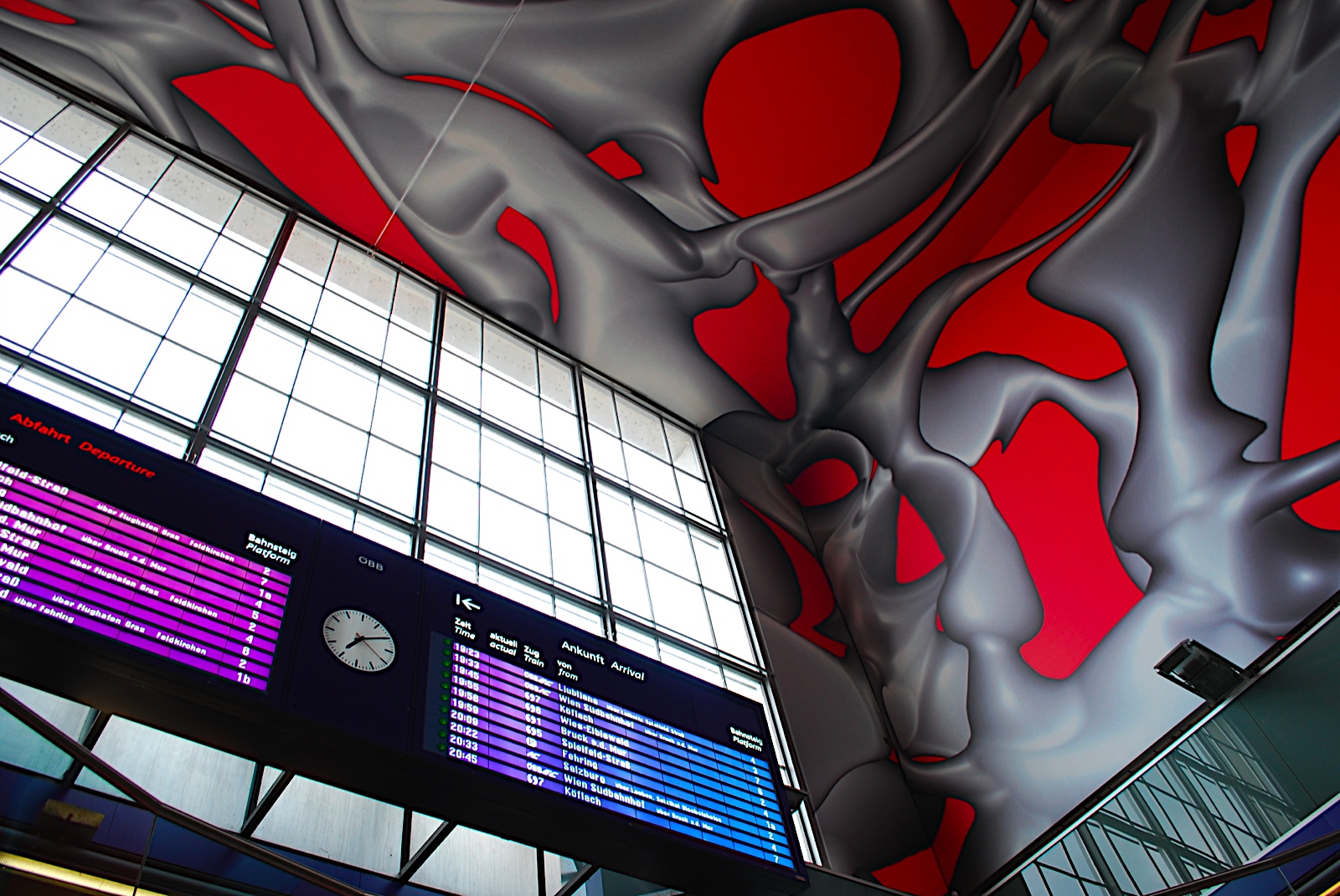 [train-station1.JPG]