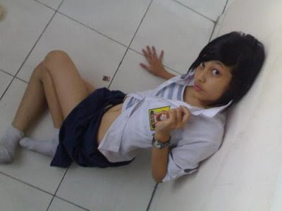 http://4.bp.blogspot.com/_ODuY5IwZwNw/Sbkv5IsIkSI/AAAAAAAAAFo/-o3vSL_o3vU/s400/nakal+1.jpg