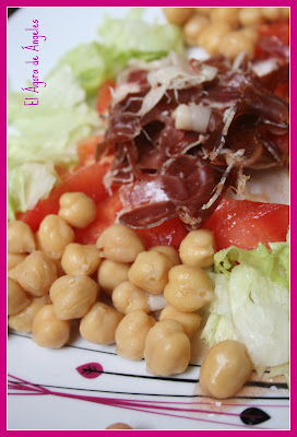 Ensalada De Garbanzos Y Jamón Ibérico
