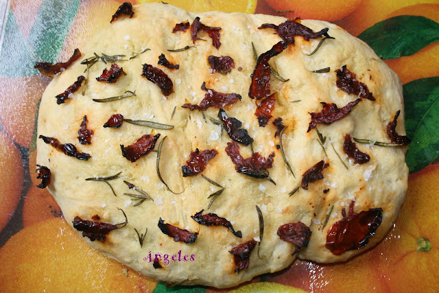 Focaccia De Tomates Secos Y Romero
