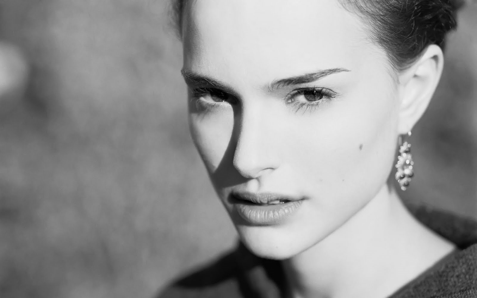 http://4.bp.blogspot.com/_OFFFQu02fVo/TIl1r1qdduI/AAAAAAAAAuk/pzAqlnoEgIQ/s1600/natalie-portman44.jpg