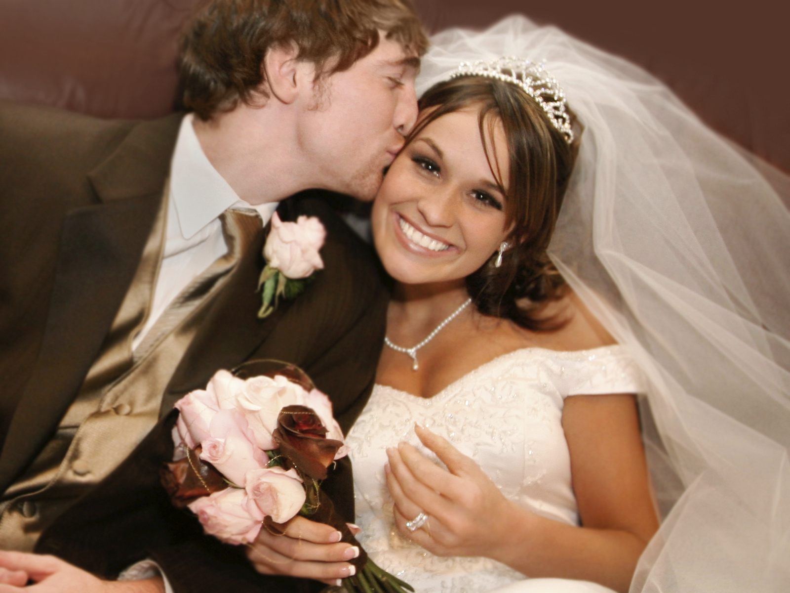 http://4.bp.blogspot.com/_OGEJJ_DDzdQ/TTIleMkM4sI/AAAAAAAAVr8/SWgv9gMlON0/s1600/boda.jpg