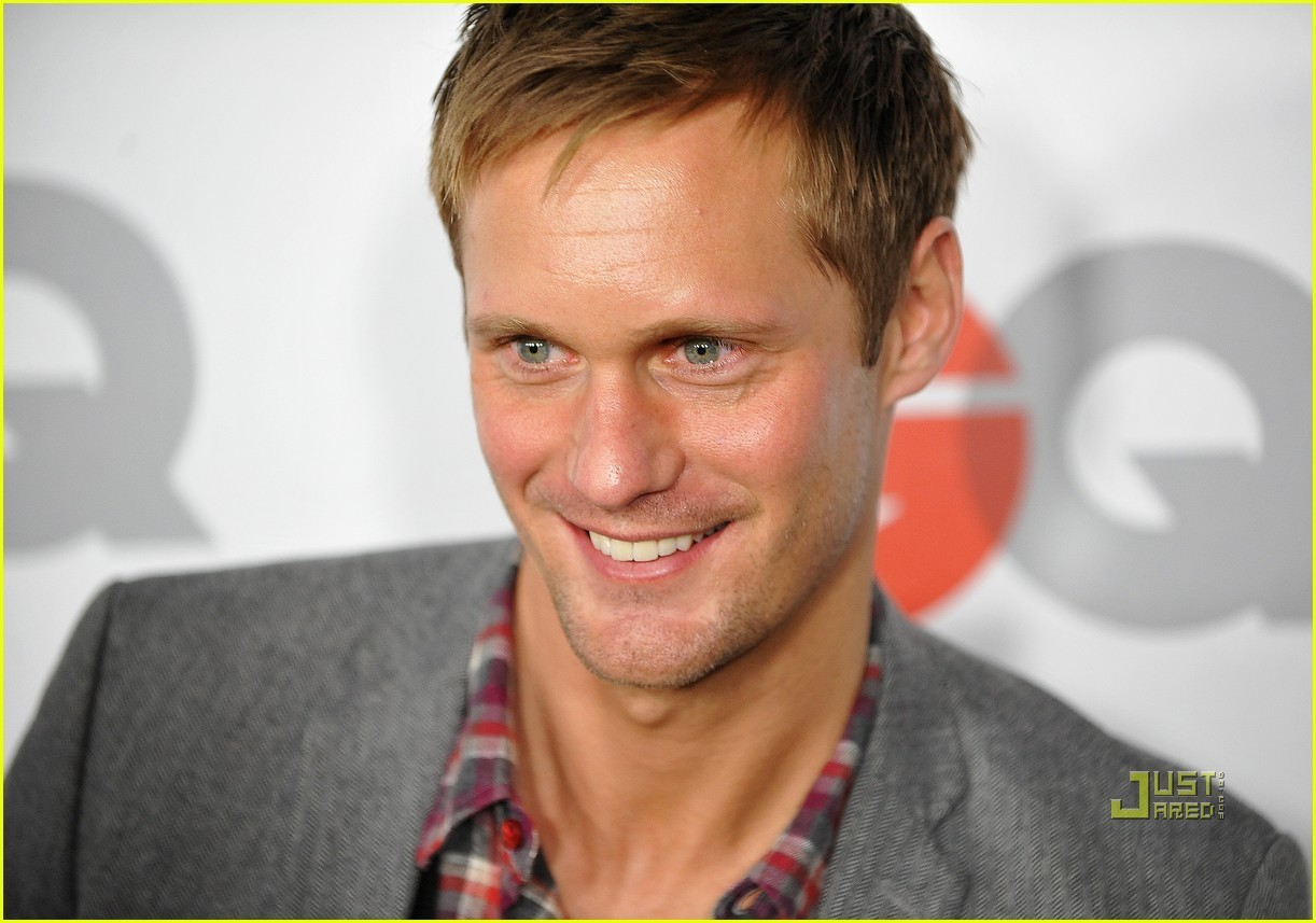 http://4.bp.blogspot.com/_OHl7qcqQy4Q/TQJiQRPcXXI/AAAAAAAAAKQ/yiAFeHN5bMc/s1600/Alexander-Skarsg-rd-alexander-skarsgard-9115341-1222-857.jpg