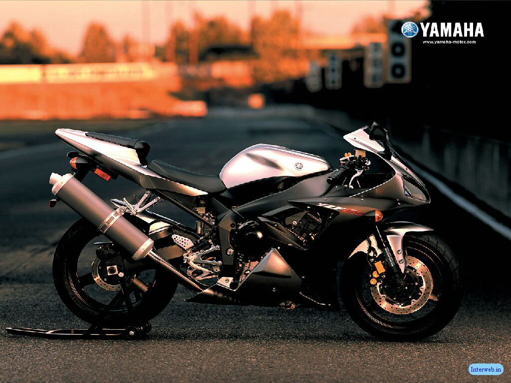 http://4.bp.blogspot.com/_OIHTbzY7a8I/TQ9NPC8QdUI/AAAAAAAAAnU/1rsm7rzkgTM/s1600/Yamaha+R1.jpg
