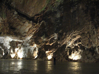 Cave big, Joanna small