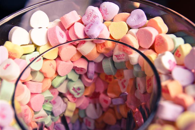 A Craft a Day Waterproof Candy Filled Vase Tutorial