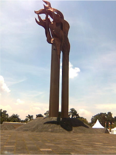 Monumen+bandung+lautan+api