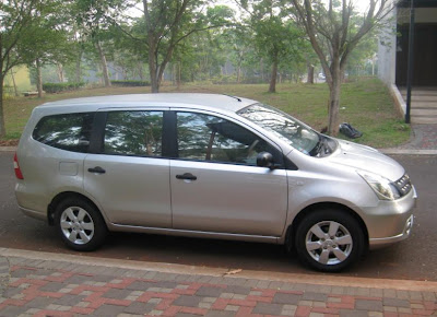 Nissan Grand Livina Nissan Grand Livina