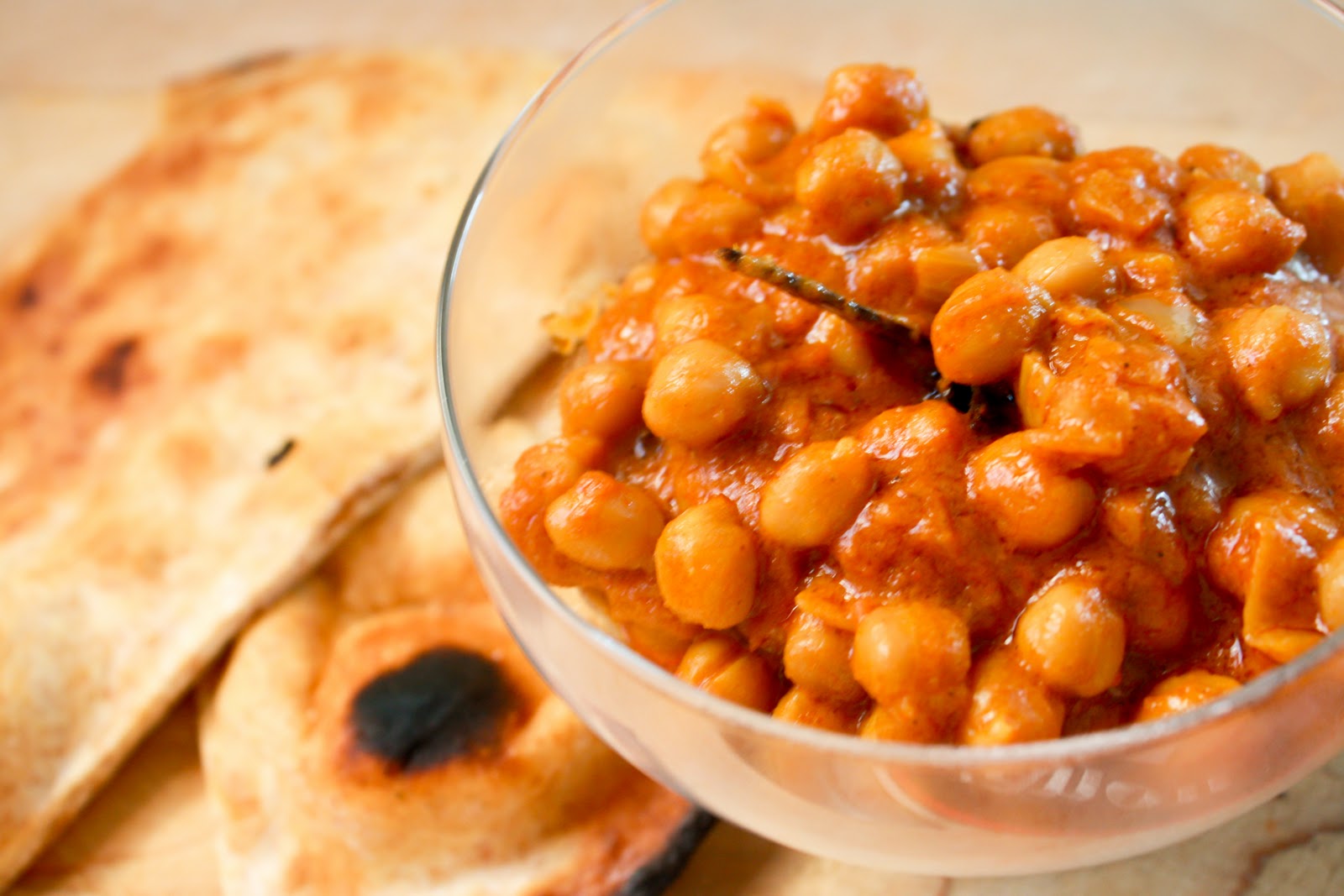 Really yummy recipes Creamy chana masala with tandoori roti