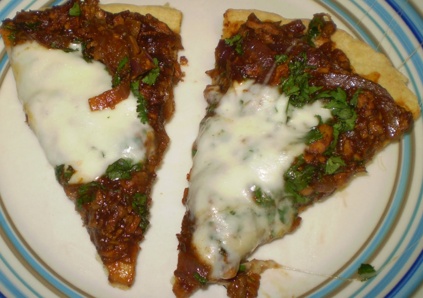 [Chicken+barbeque+pizza.jpg]