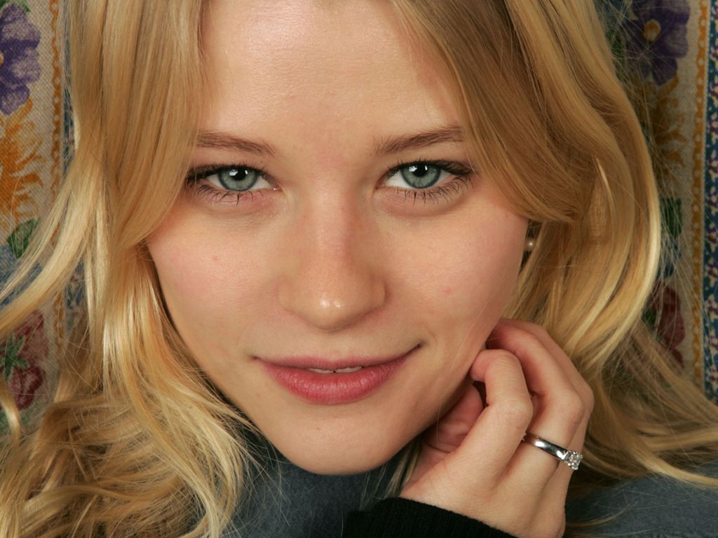Emilie de Ravin Emilie de Ravin
