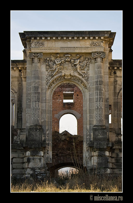 [MTrianon-detaliu-fatada.jpg]