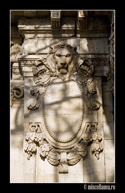 [MTrianon-leu.jpg]
