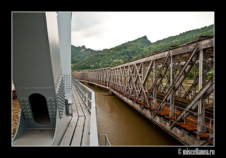 Valea-Oltului-nou-si-vechi.jpg?profile=RESIZE_710x