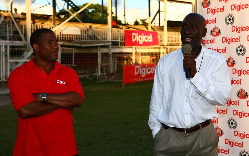 [John_Barnes_&_President_of_ABFA_Mervyn_Richards.jpg]