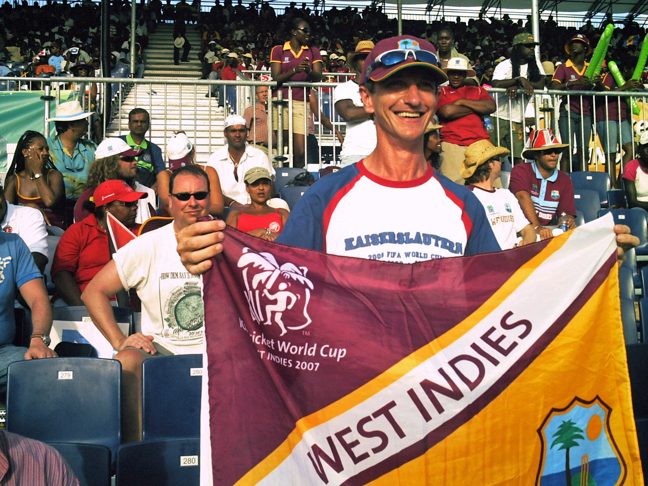 [North-Stand-101.JPG]