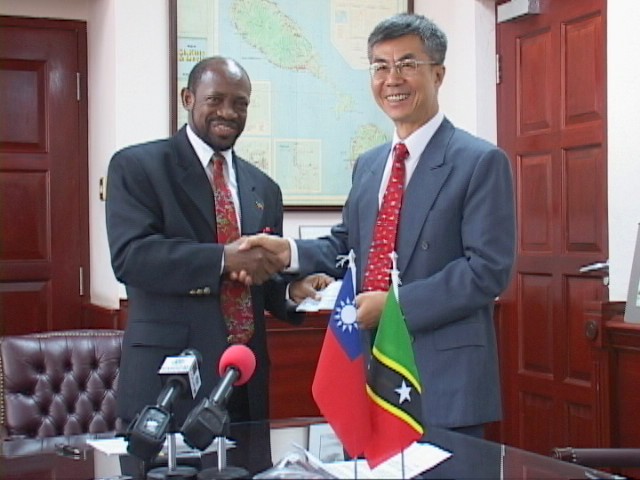 [PM-Douglas+with+Amb-Liu.jpg]