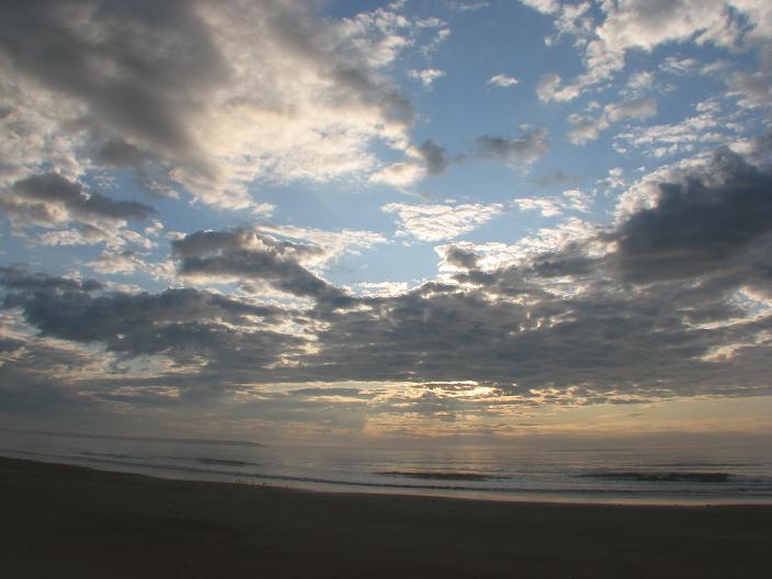 IMAGE: http://4.bp.blogspot.com/_OTkHLONyoXg/SNmlXW9HJhI/AAAAAAAAACc/2HsTx0ccGBg/s1600/beach_fisheye.JPG