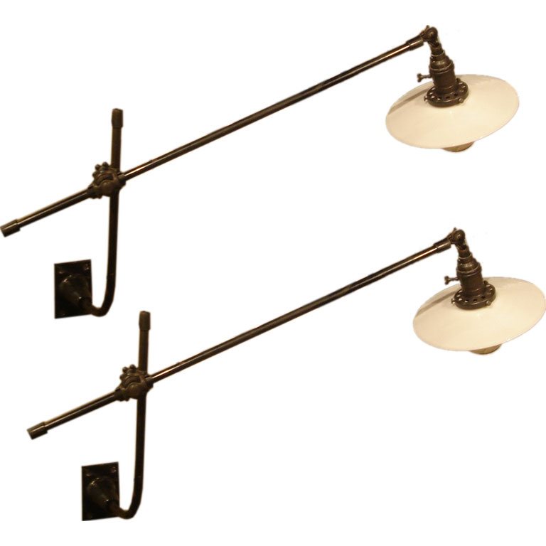 [oc_white_wall_lamp_a.jpg]