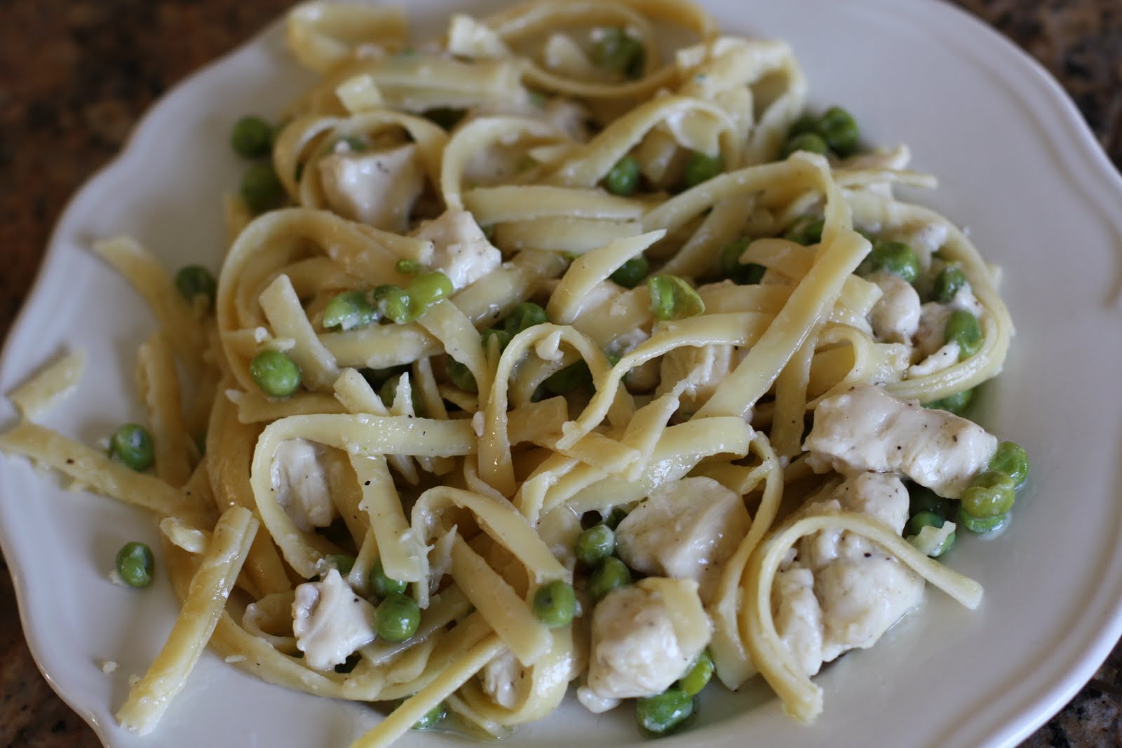 Peachtree Cooking Fettuccine Alfredo with Peas and Chicken
