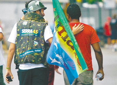 tucano+agride+petista.jpg