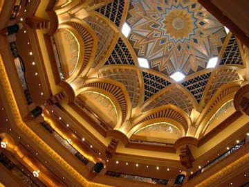 Ujedinjeni Arapski Emirati Holet+Emirat+palata,+unutrasnjost+kupole+od+zlatnih+listica