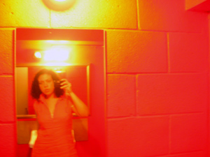 [Qiana_red_bathroom_tobago.jpg]