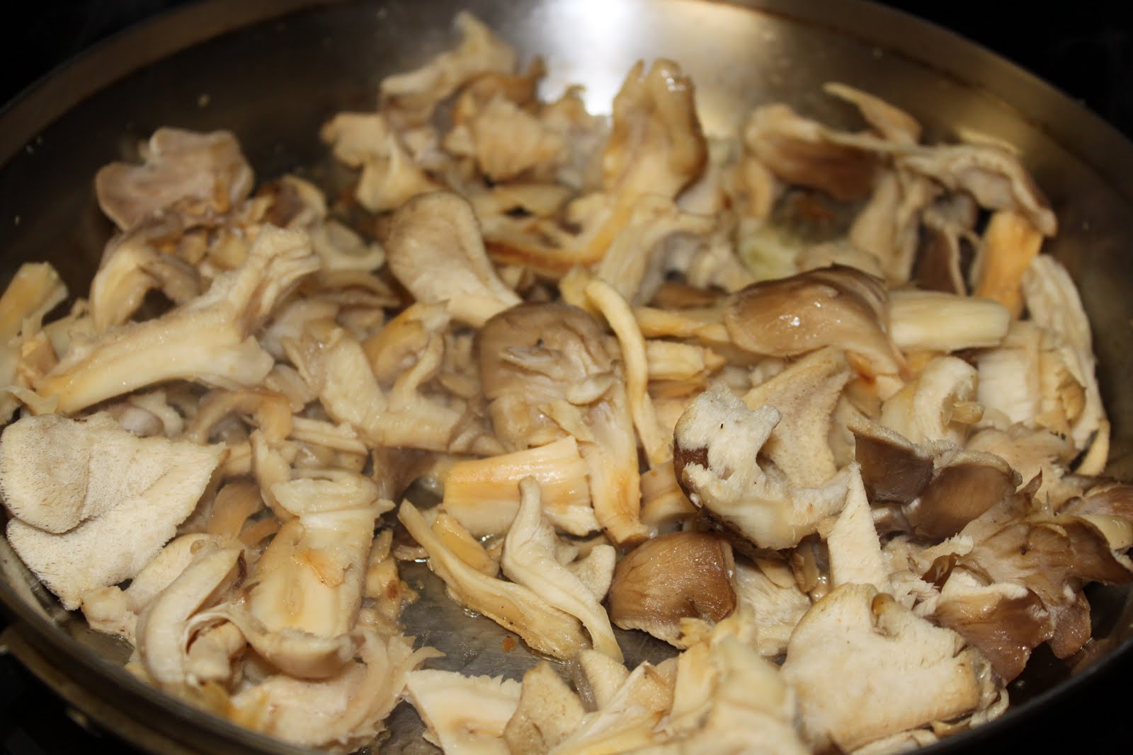 i'll cook if you clean up Hen of the Woods Mushrooms