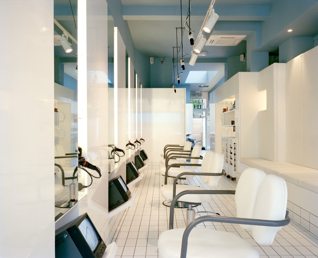 [Klinik+Hair+Salon+by+Block+Architecture+07.jpg]