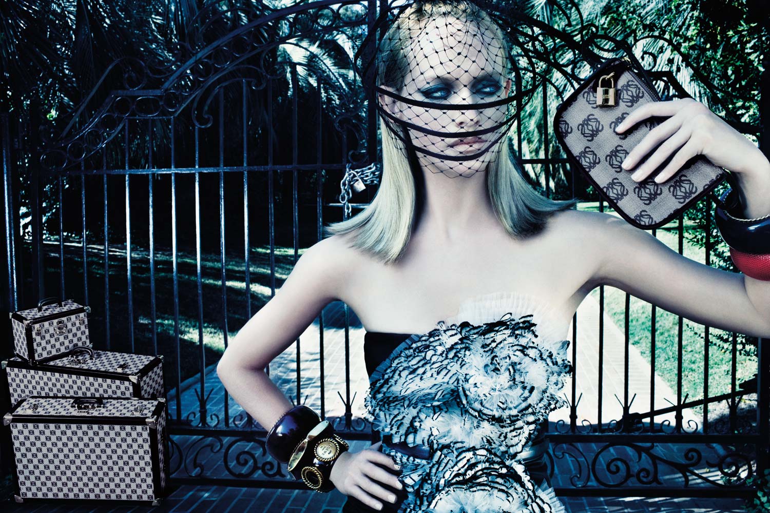 [Loewe+by+Steven+Klein+09.JPG]