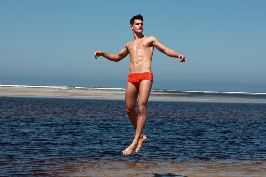 [Butch+Spring+Summer+2010+04.jpg]