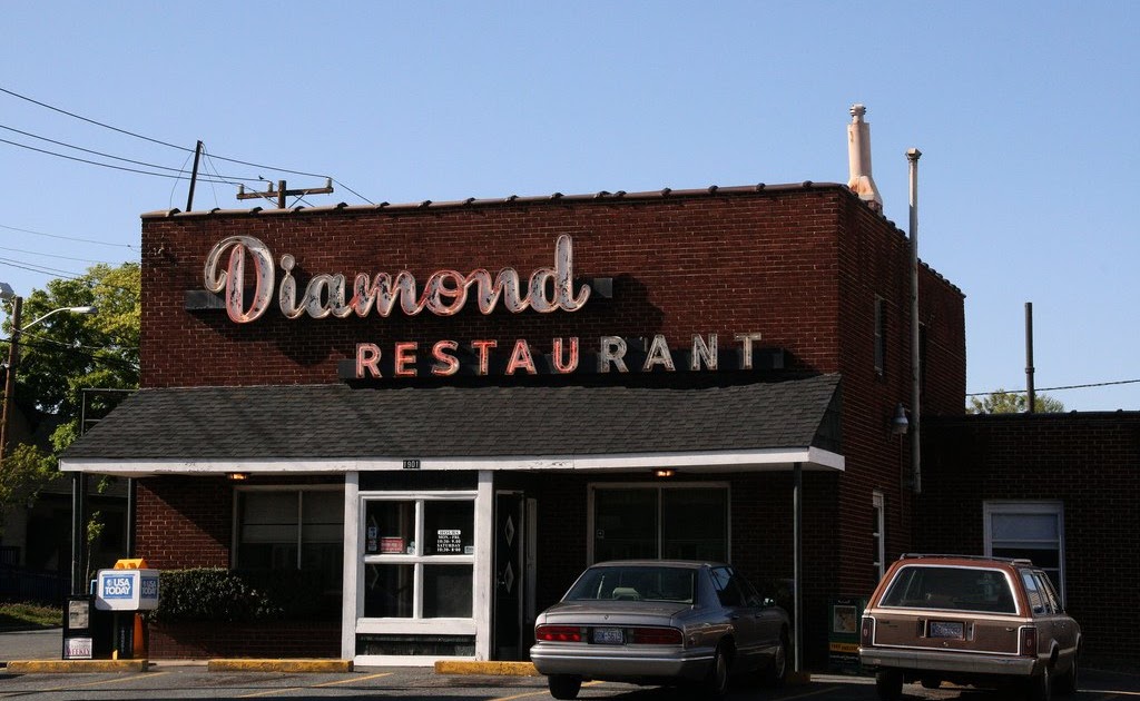 CHARLOTTE EATS Diamond Restaurant **HALL OF FAME EATERY**