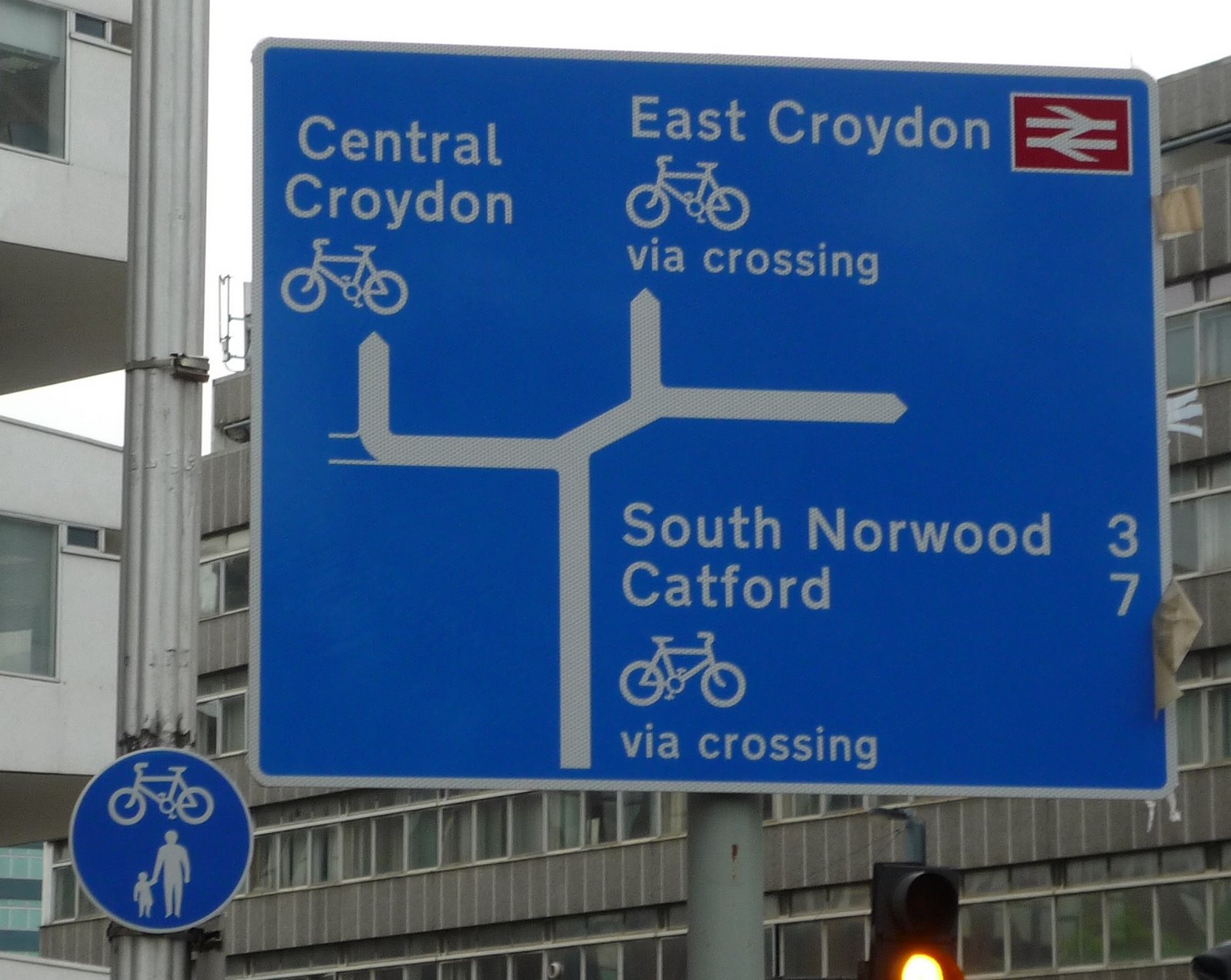 [signeastcroydon.JPG]