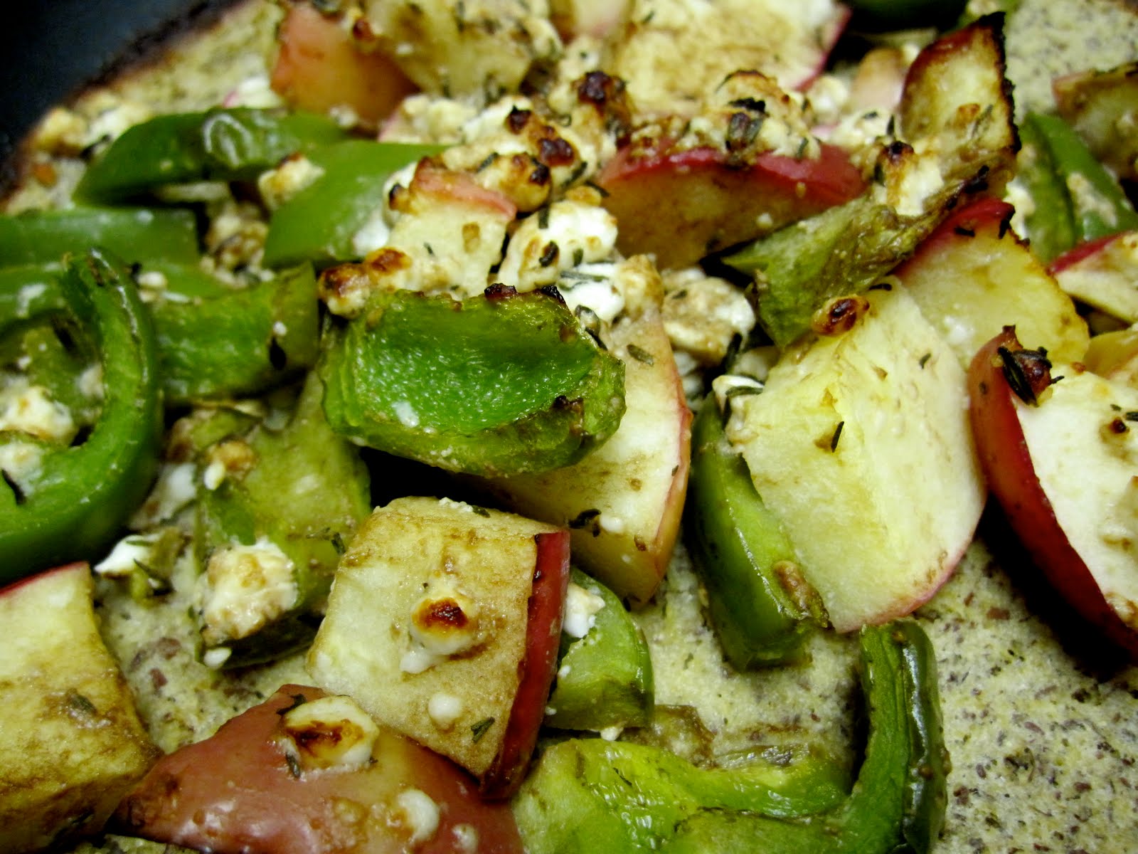 Smart Green Gourmet Flatbread "Pizza" with Apples, Bell Peppers, Goat