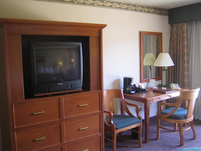 Sheraton Salt Lake City - room 122 work desk and tv Sheraton Salt Lake City - room 122 work desk and tv