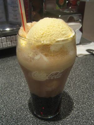Johnny Rockets - root beer float Johnny Rockets - root beer float