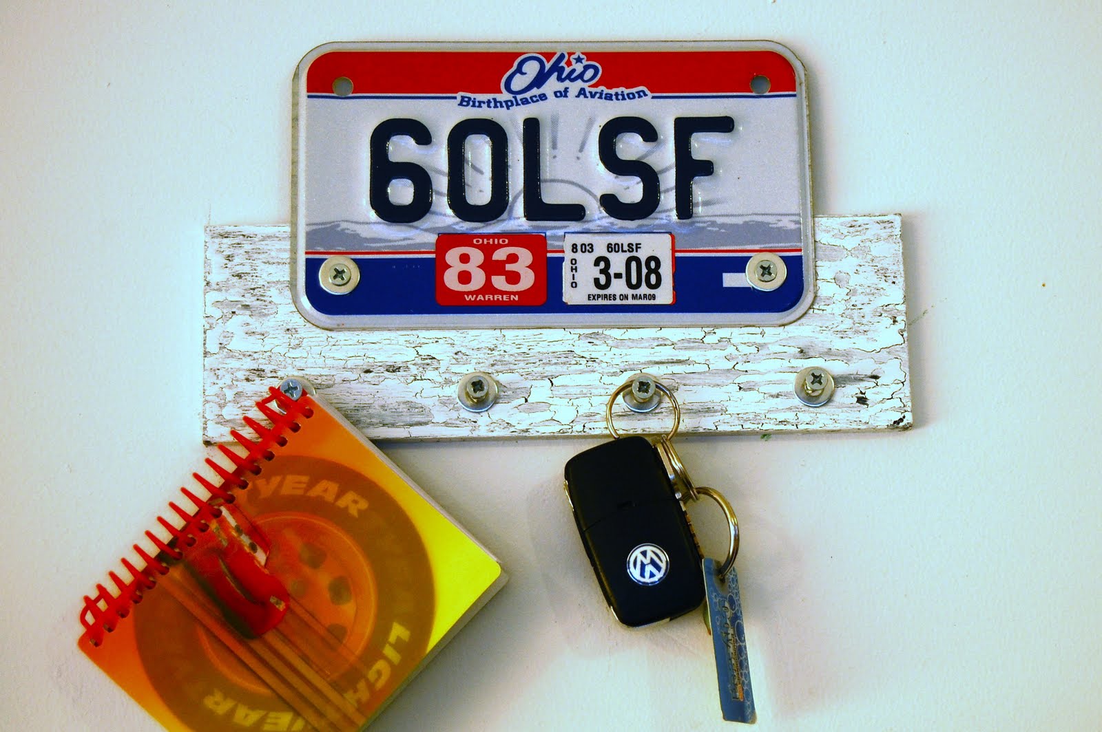 gifts for guys guest tutorial license plate key hanger by lemontree
