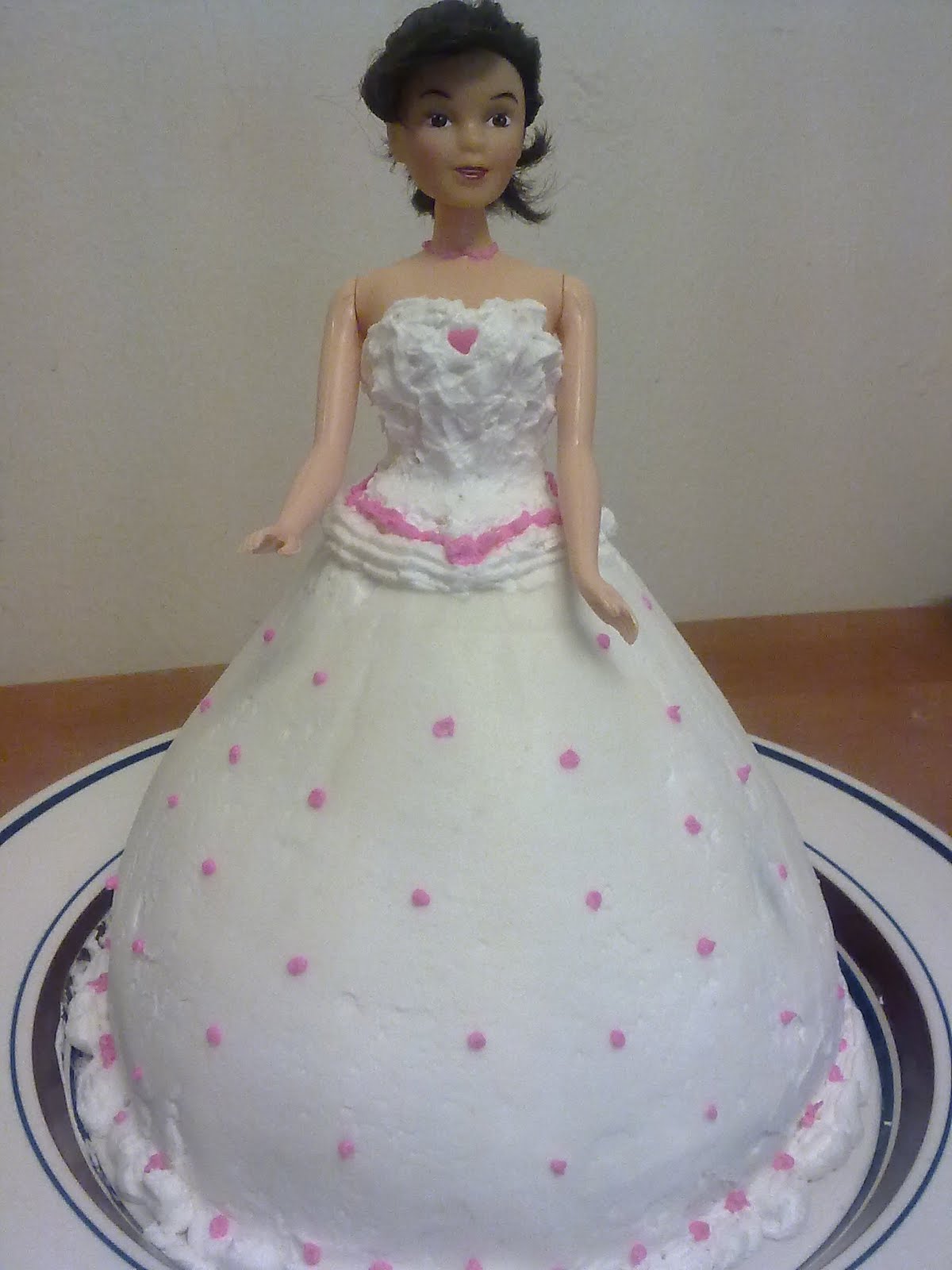 Sweetheart Cake and Cookies Princess Doll Cake in Wedding